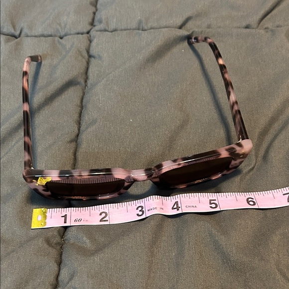 Chic Pink Patterned Sunglasses - Picture 7 of 12